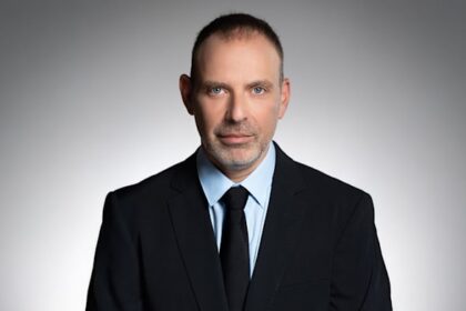 Pelephone raises offer for Hot Mobile