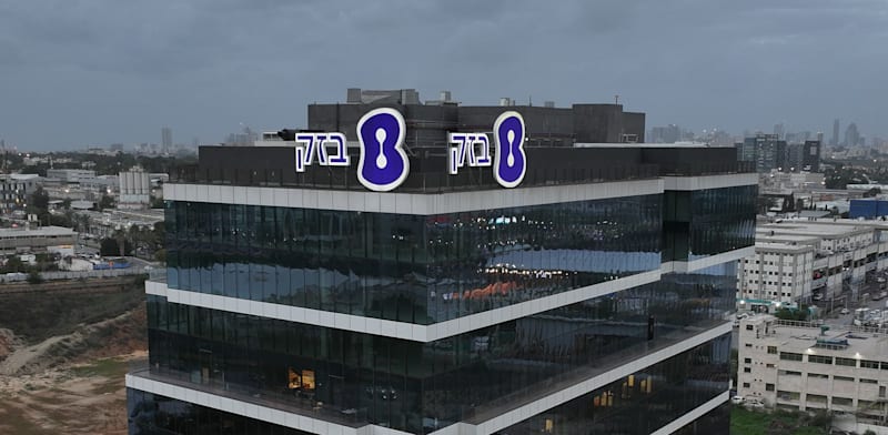 Fuhrer and Searchlight selling Bezeq shares for $650m