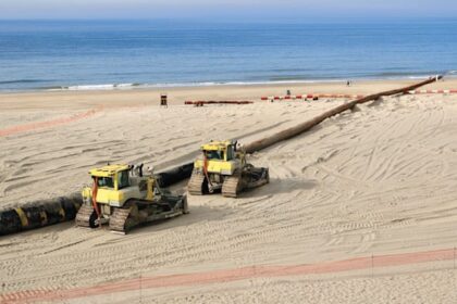 Int'l fiber optic project delays put Israel at risk