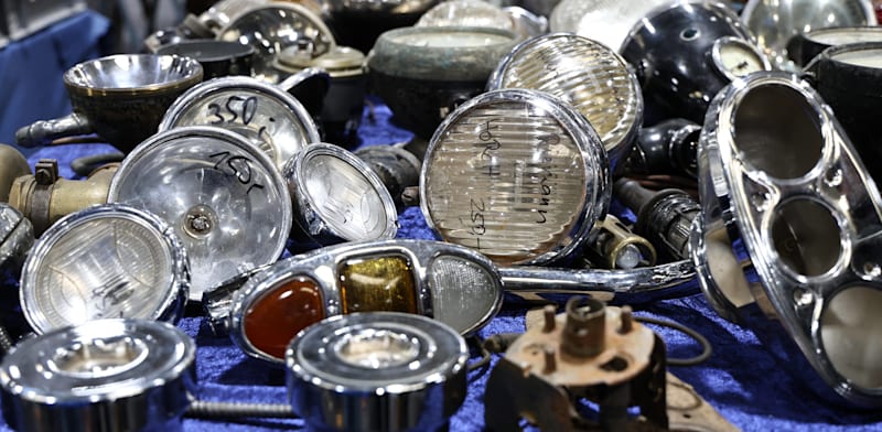 Fund buys control of car parts co M PInes for NIS 500m