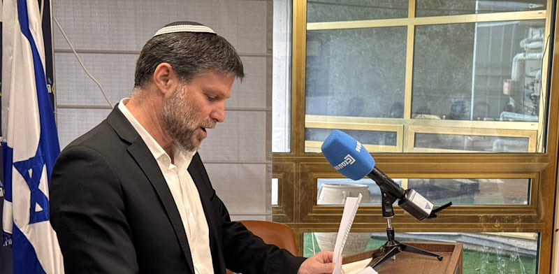 Knesset cancels VAT exemption hike on personal imports