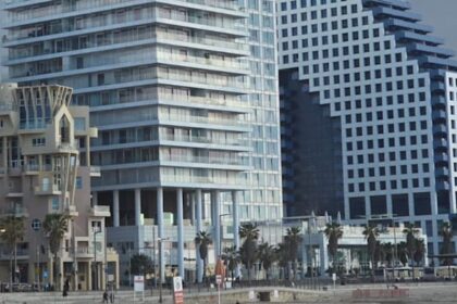US couple buys Tel Aviv seafront apartment for NIS 17.3m