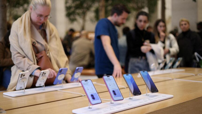 Indian Smartphone Market 2026: Prices Rise, Shipments Fall – What’s Next for the Largest Mobile Device Market?