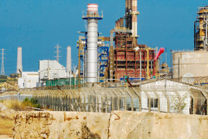 Shapir mulls buying control of Ashdod Refinery for NIS 1b