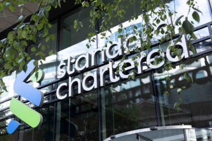 Artificial Intelligence Drives Workforce Reductions: How Standard Chartered is Reshaping Its Business