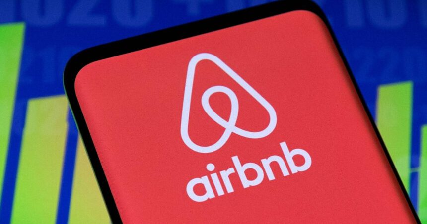 Airbnb and Expedia Adjust Forecasts Amid Booking Declines and Geopolitical Instability