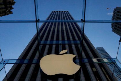 Apple at its Peak: Strong Forecasts, iPhone 17, and MacBook Neo as Growth Drivers
