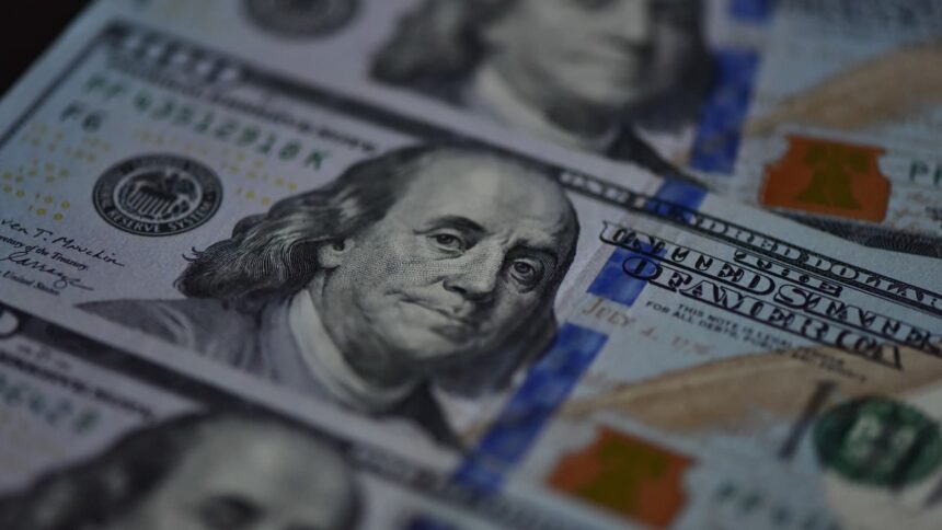 Dollar Firms as Iran Peace Deal Shows First Cracks and Strait of Hormuz Shipping Falls Sharply Again