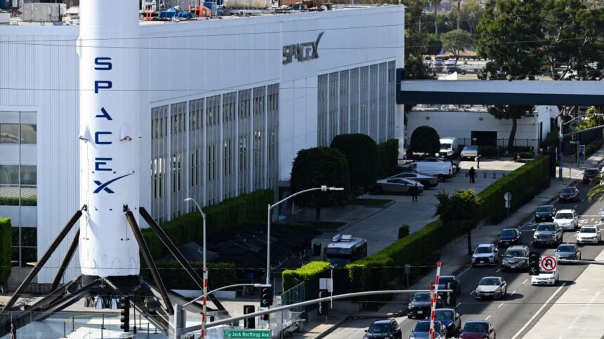 SpaceX Surges Past $2.5 Trillion as Cramer Says Investors Are Buying Elon Musk, Not the Earnings