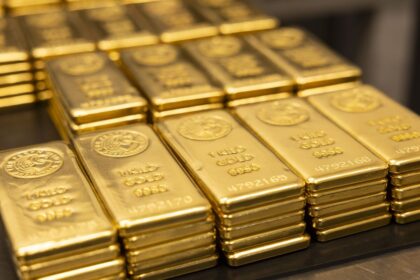 Gold Clings to the $4,000 Level as Iran Talks Show Progress and a Market Down 20% From Its Peak Hunts for a Floor