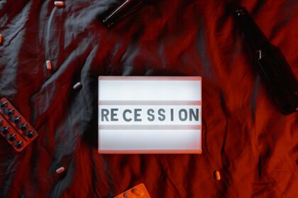 Netflix in a Recession: Why Subscriber Data and Pricing Tiers Tell Two Very Different Stories