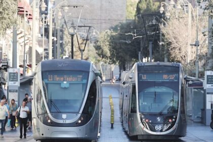 Jerusalem light rail operator could be ousted over breakdowns
