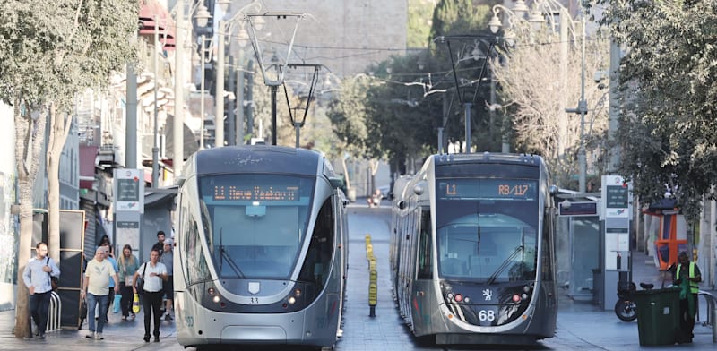 Jerusalem light rail operator could be ousted over breakdowns