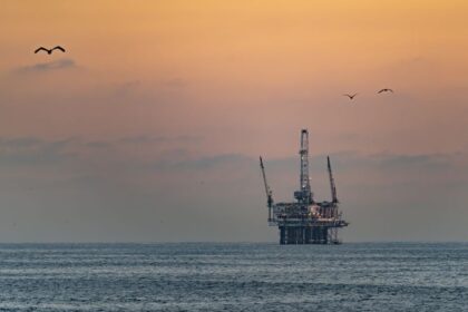 Oil Prices Spike on U.S.-Iran Escalation: What the Hormuz Threat Means for Global Trade and Monetary Policy