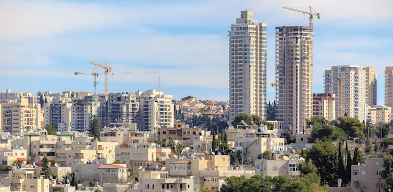 Strong shekel hits home purchases by foreign residents